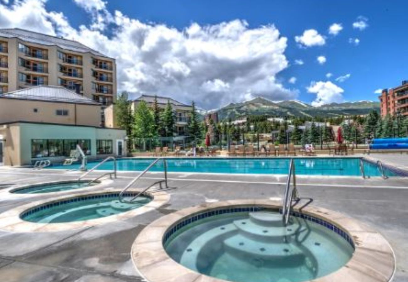 Condominium in Breckenridge - Main St Station Views! Pool+7 Hot Tubs Walk 2 Lift