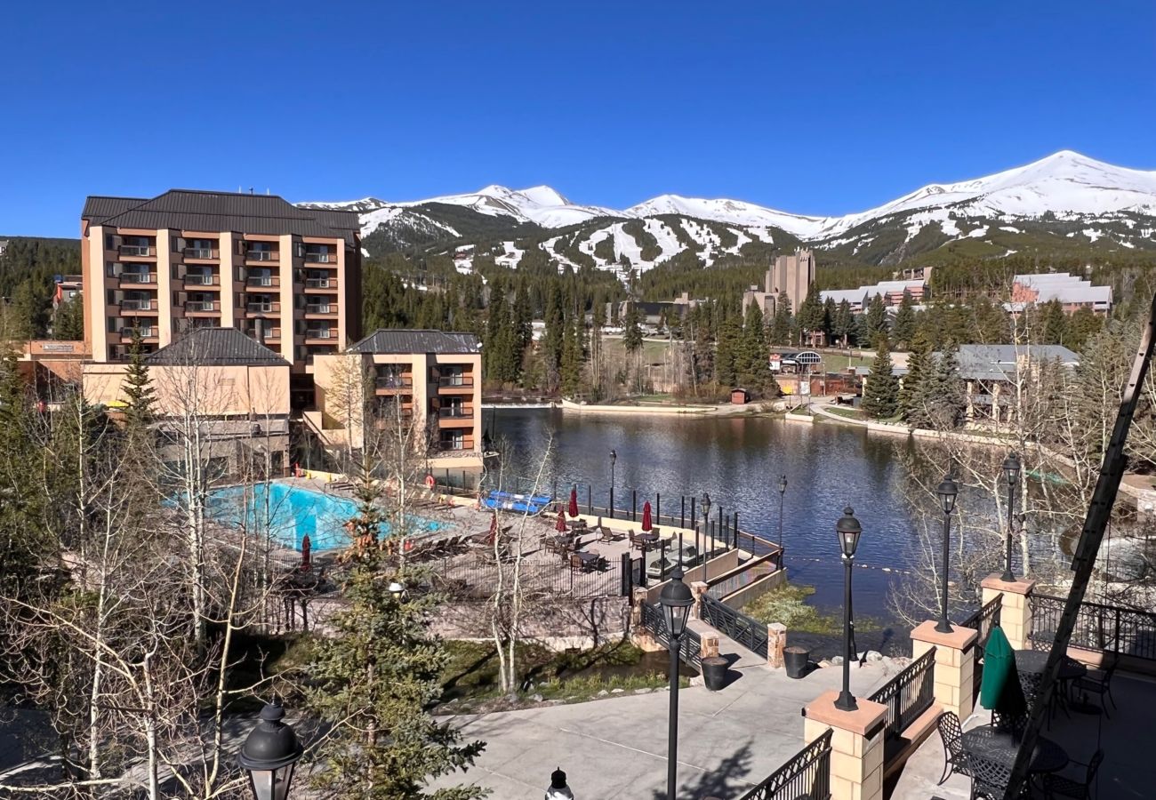 Condominium in Breckenridge - Main St Station Views! Pool+7 Hot Tubs Walk 2 Lift