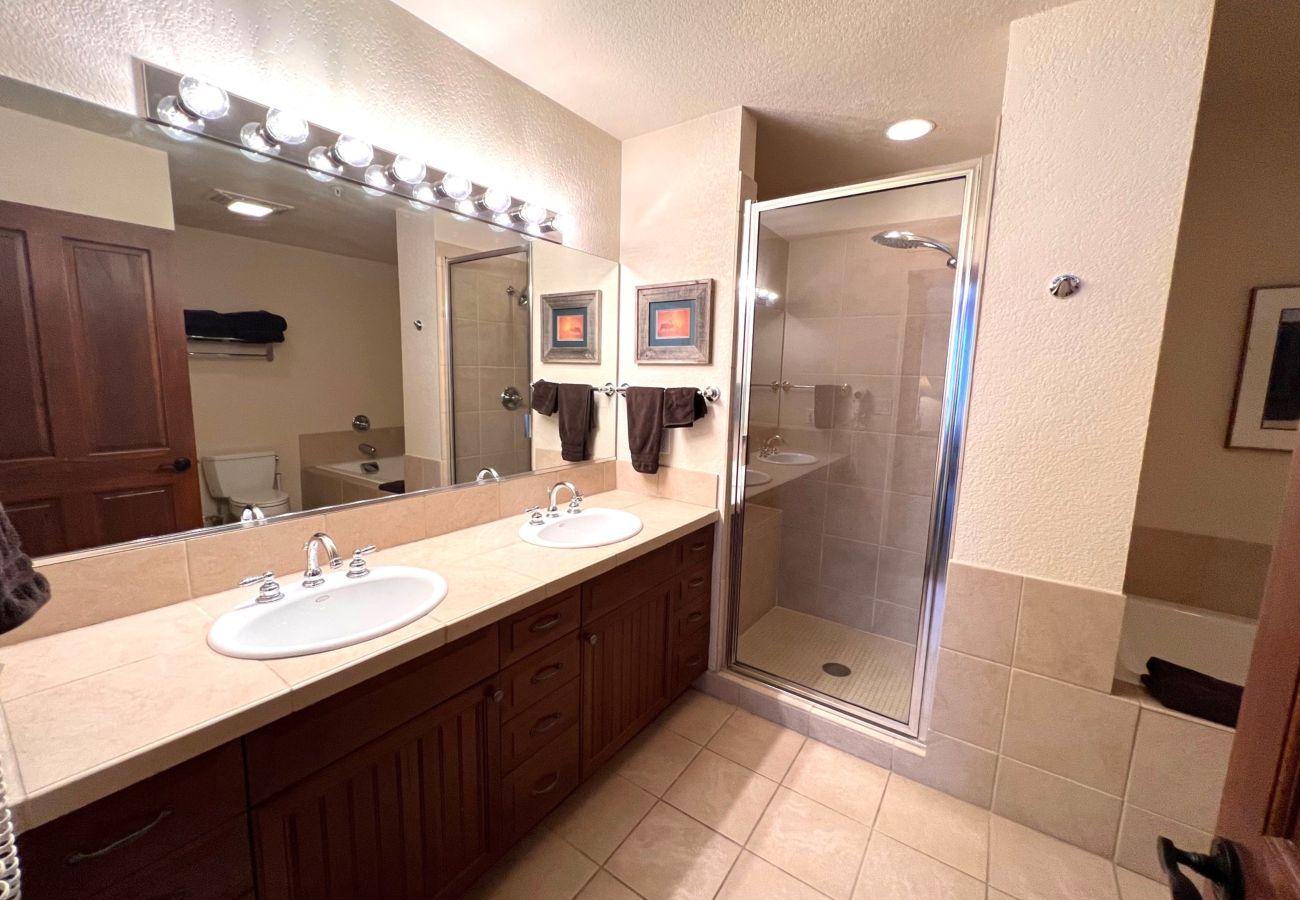 Condominium in Breckenridge - Main St Station Views! Pool+7 Hot Tubs Walk 2 Lift