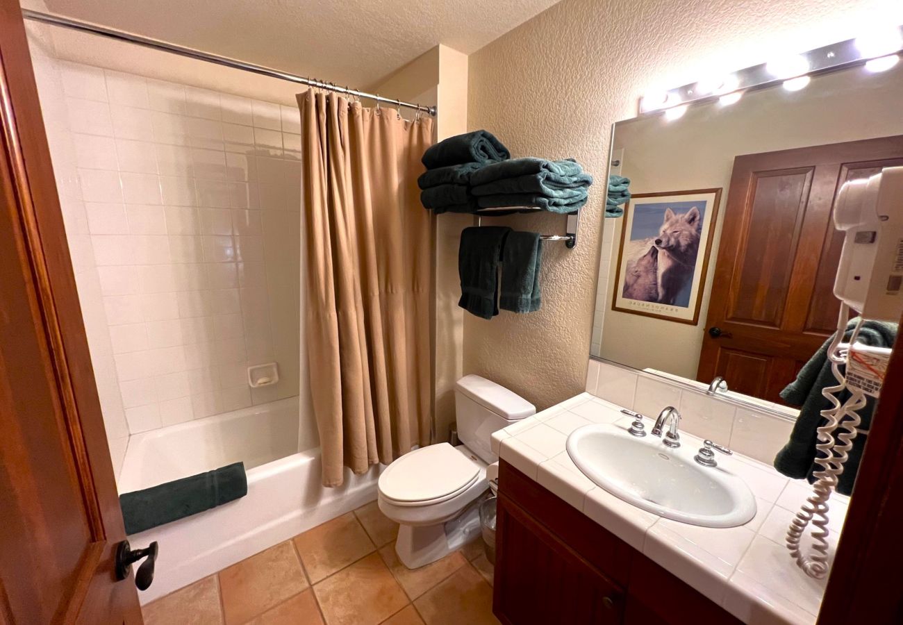 Condominium in Breckenridge - Main St Station Views! Pool+7 Hot Tubs Walk 2 Lift