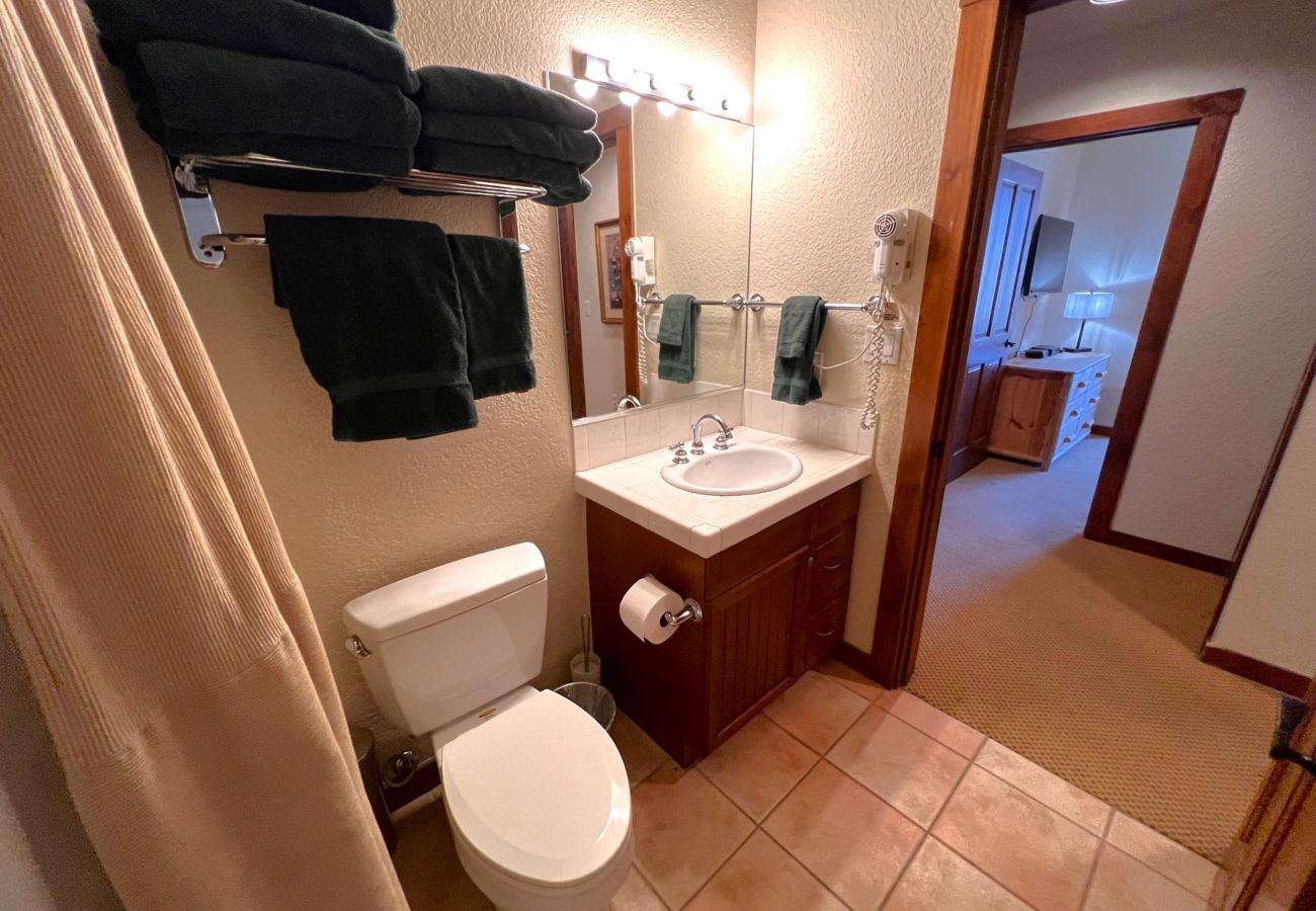 Condominium in Breckenridge - Main St Station Views! Pool+7 Hot Tubs Walk 2 Lift