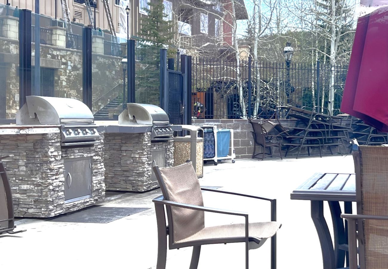 Condominium in Breckenridge - Main St Station Views! Pool+7 Hot Tubs Walk 2 Lift