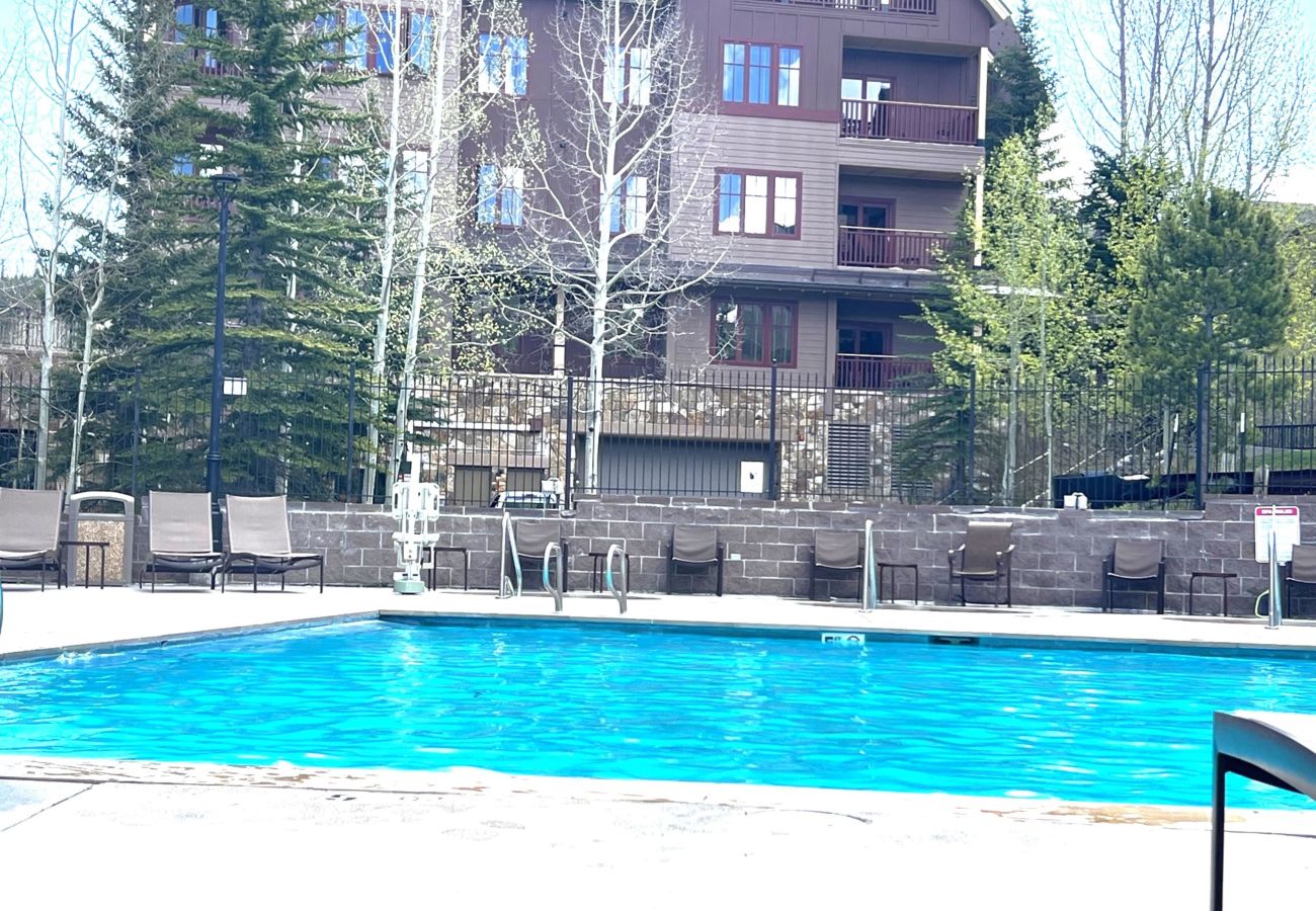Condominium in Breckenridge - Main St Station Views! Pool+7 Hot Tubs Walk 2 Lift