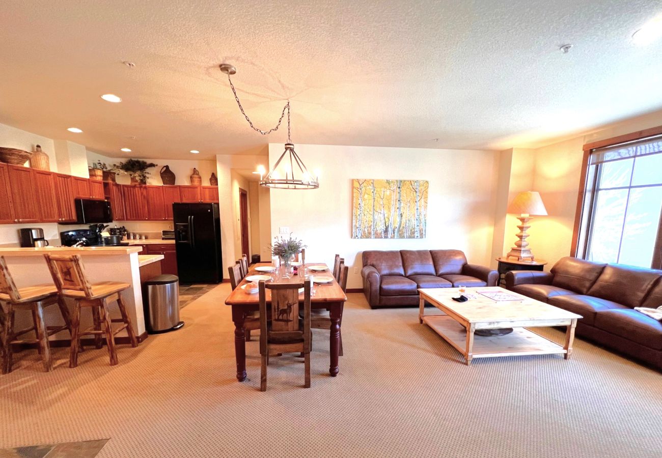 Condominium in Breckenridge - Main St Station Views! Pool+7 Hot Tubs Walk 2 Lift