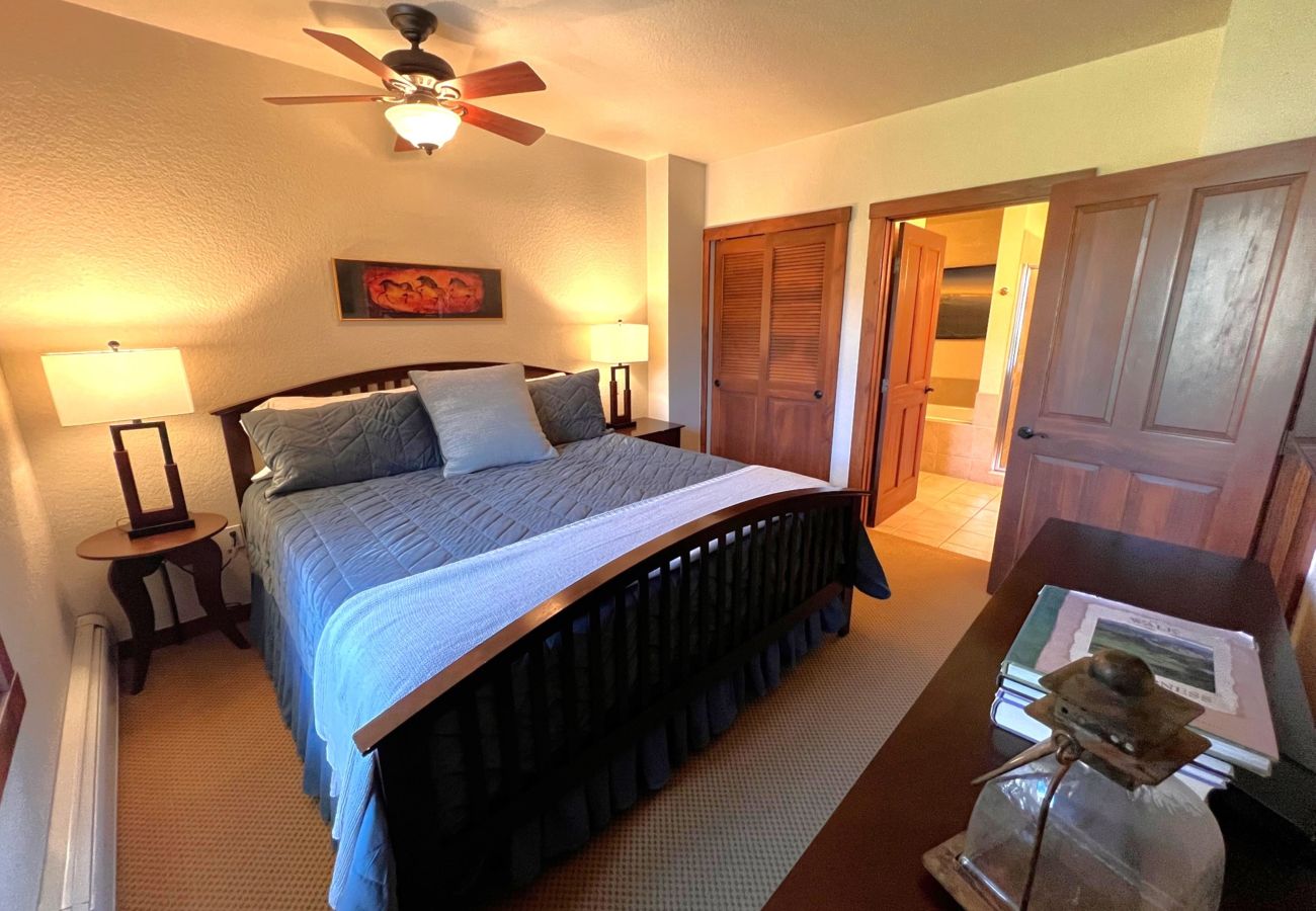 Condominium in Breckenridge - Main St Station Views! Pool+7 Hot Tubs Walk 2 Lift