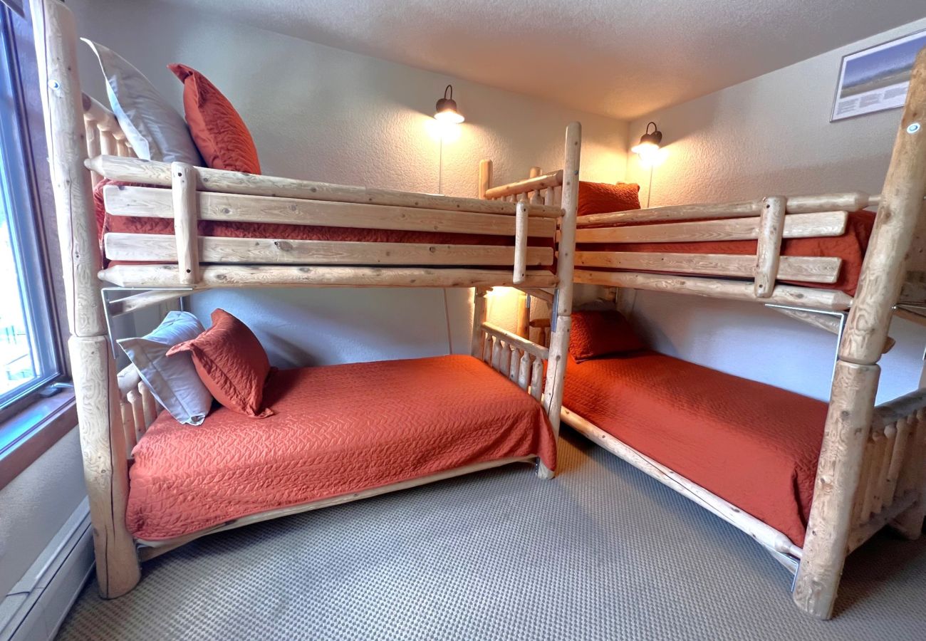 Condominium in Breckenridge - Main St Station Views! Pool+7 Hot Tubs Walk 2 Lift