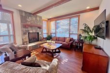 House in Silverthorne - Mtn Views • Dog-Friendly • Ev Charger • Ski/Hike