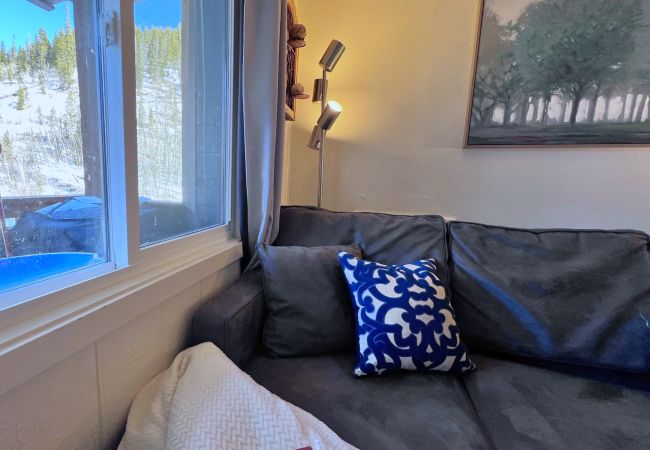 Townhouse in Breckenridge - Baldy Mountain Basecamp - Pet Friendly! - Free Shuttle Access Townhouse in Breckenridge - Baldy Mountain Basecamp - Pet Friendly! - Free Shuttle Access