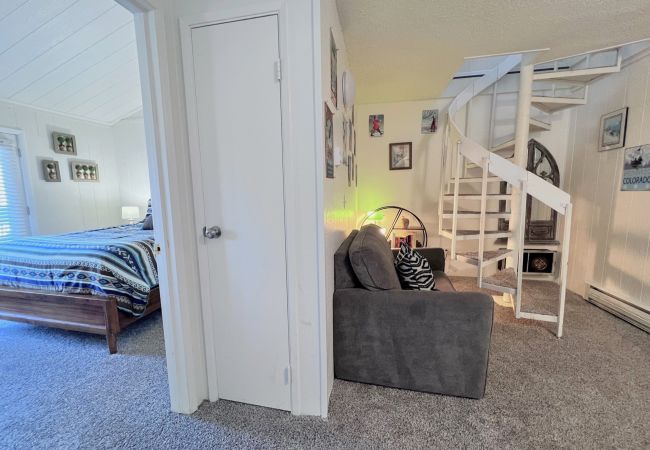 Townhouse in Breckenridge - Baldy Mountain Basecamp - Pet Friendly! - Free Shuttle Access Townhouse in Breckenridge - Baldy Mountain Basecamp - Pet Friendly! - Free Shuttle Access