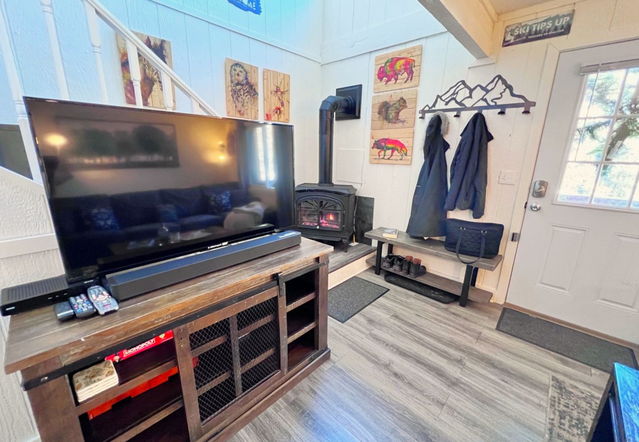 Townhouse in Breckenridge - Cozy Condo FREE Short Shuttle Ride to Ski Breck!
