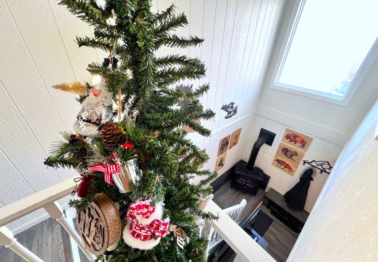 Townhouse in Breckenridge - Cozy Condo FREE Short Shuttle Ride to Ski Breck!
