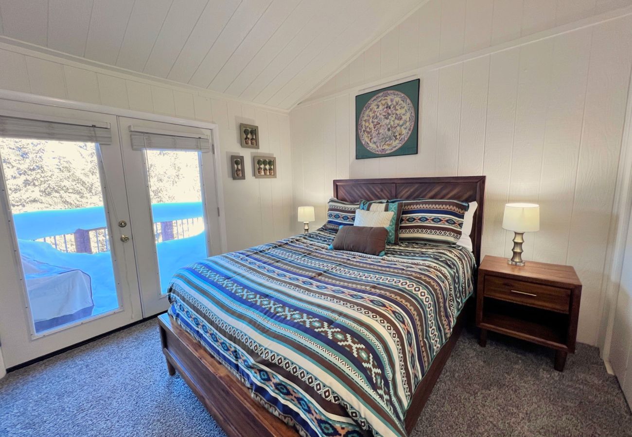 Townhouse in Breckenridge - Cozy Condo FREE Short Shuttle Ride to Ski Breck!