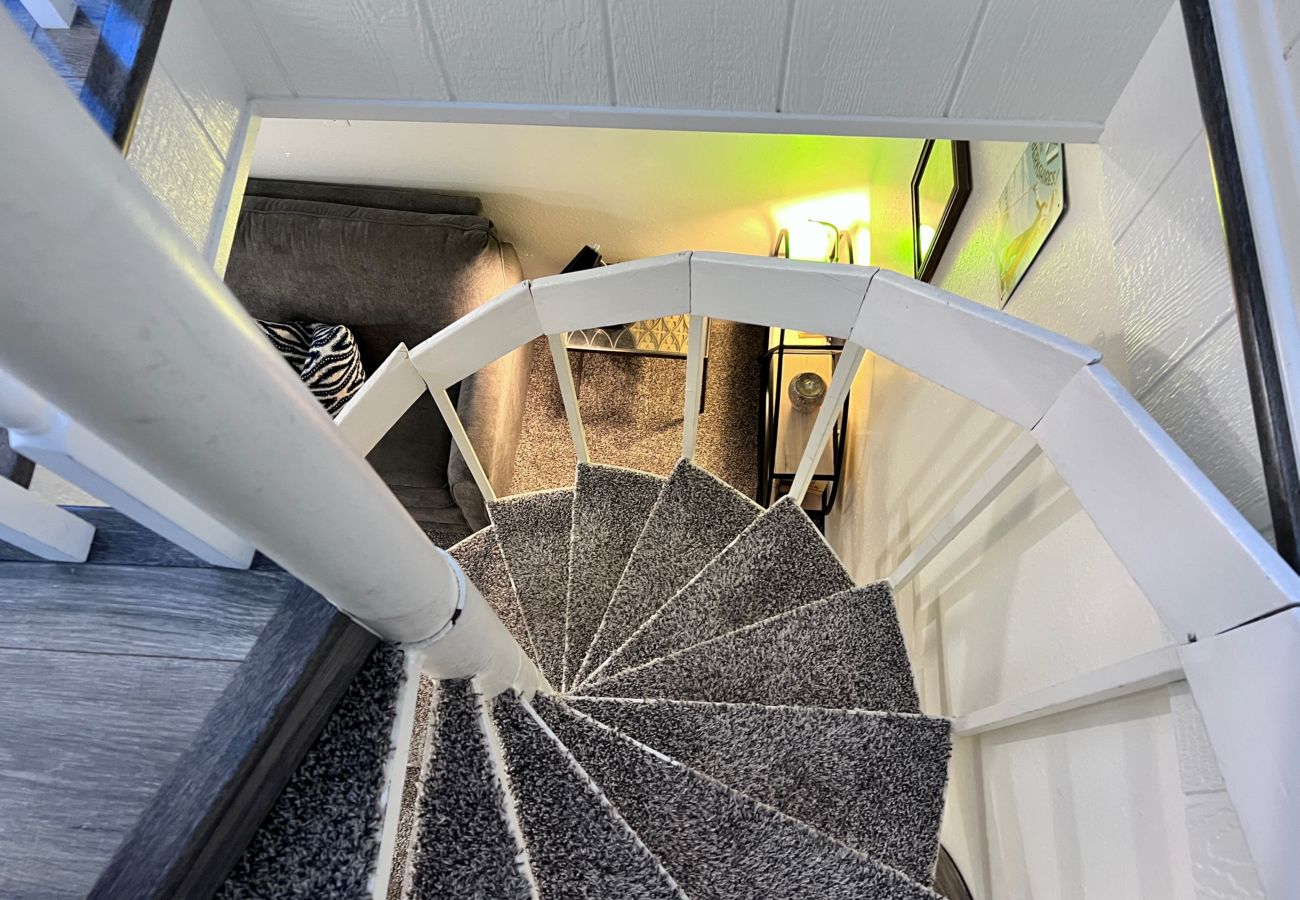 Townhouse in Breckenridge - Cozy Condo FREE Short Shuttle Ride to Ski Breck!