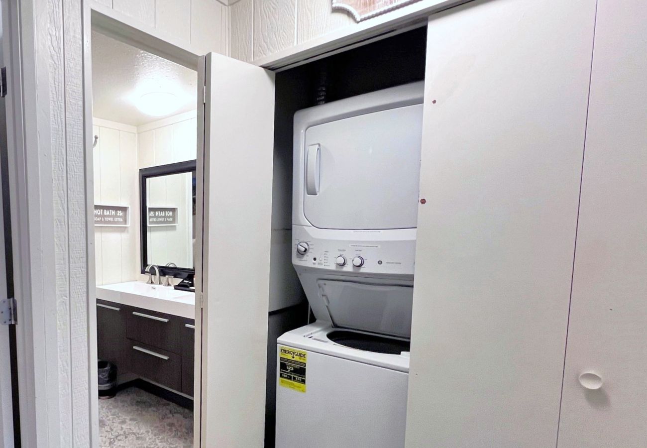 Townhouse in Breckenridge - Cozy Condo FREE Short Shuttle Ride to Ski Breck!