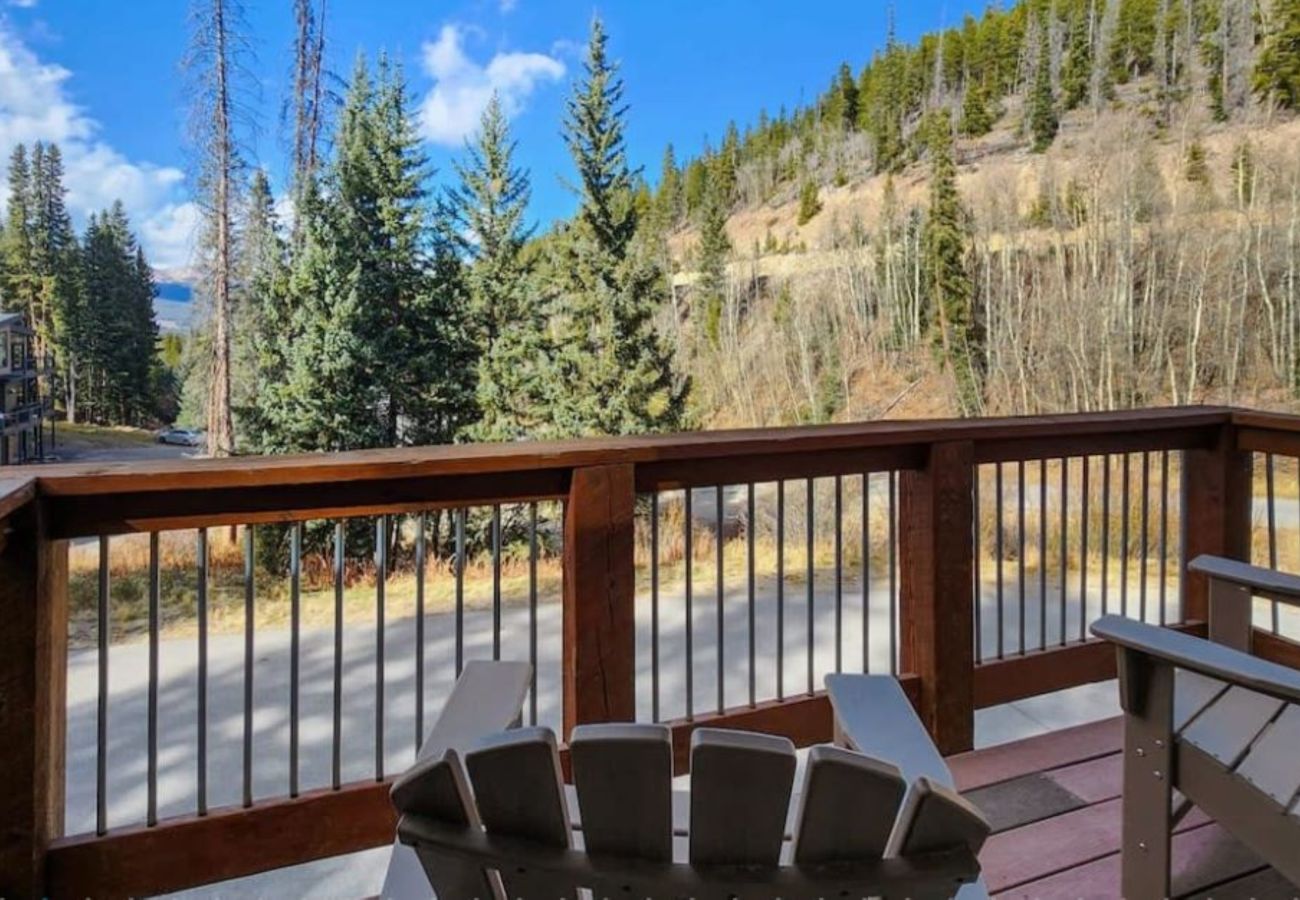 Townhouse in Breckenridge - Cozy Condo FREE Short Shuttle Ride to Ski Breck!
