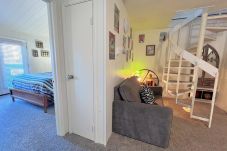 Townhouse in Breckenridge - Baldy Mountain Basecamp - Pet Friendly! - Free Shuttle Access