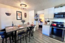 Townhouse in Breckenridge - Baldy Mountain Basecamp - Pet Friendly! - Free Shuttle Access