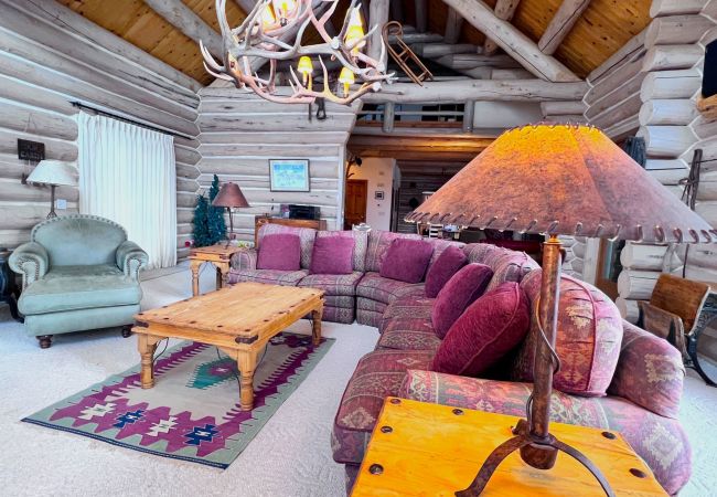 House in Breckenridge - Swan Valley Estate • Log Home • Mtn. Views • 10 min. to Breck House in Breckenridge - Swan Valley Estate • Log Home • Mtn. Views • 10 min. to Breck