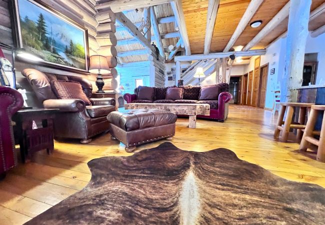 House in Breckenridge - Swan Valley Estate • Log Home • Mtn. Views • 10 min. to Breck House in Breckenridge - Swan Valley Estate • Log Home • Mtn. Views • 10 min. to Breck