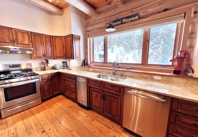 House in Breckenridge - Swan Valley Estate • Log Home • Mtn. Views • 10 min. to Breck House in Breckenridge - Swan Valley Estate • Log Home • Mtn. Views • 10 min. to Breck