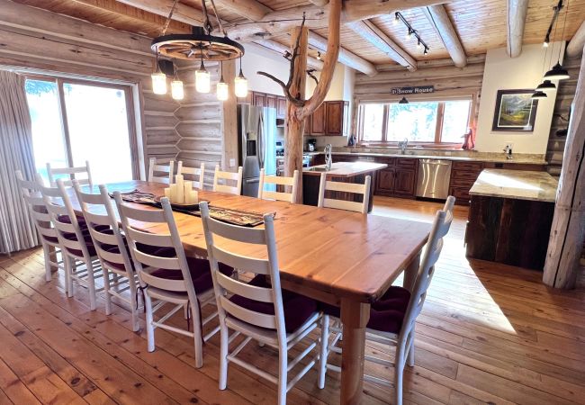 House in Breckenridge - Swan Valley Estate • Log Home • Mtn. Views • 10 min. to Breck House in Breckenridge - Swan Valley Estate • Log Home • Mtn. Views • 10 min. to Breck