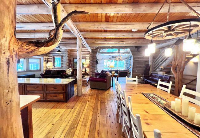 House in Breckenridge - Swan Valley Estate • Log Home • Mtn. Views • 10 min. to Breck House in Breckenridge - Swan Valley Estate • Log Home • Mtn. Views • 10 min. to Breck