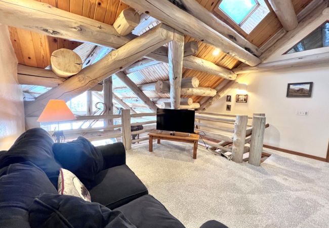 House in Breckenridge - Swan Valley Estate • Log Home • Mtn. Views • 10 min. to Breck House in Breckenridge - Swan Valley Estate • Log Home • Mtn. Views • 10 min. to Breck