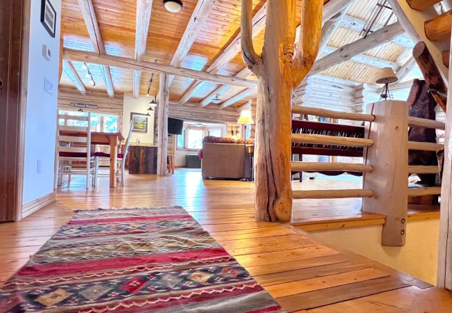 House in Breckenridge - Swan Valley Estate • Log Home • Mtn. Views • 10 min. to Breck House in Breckenridge - Swan Valley Estate • Log Home • Mtn. Views • 10 min. to Breck