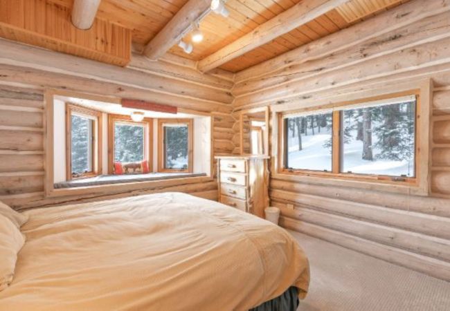 House in Breckenridge - Swan Valley Estate • Log Home • Mtn. Views • 10 min. to Breck House in Breckenridge - Swan Valley Estate • Log Home • Mtn. Views • 10 min. to Breck