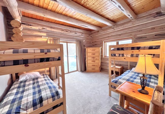 House in Breckenridge - Swan Valley Estate • Log Home • Mtn. Views • 10 min. to Breck House in Breckenridge - Swan Valley Estate • Log Home • Mtn. Views • 10 min. to Breck