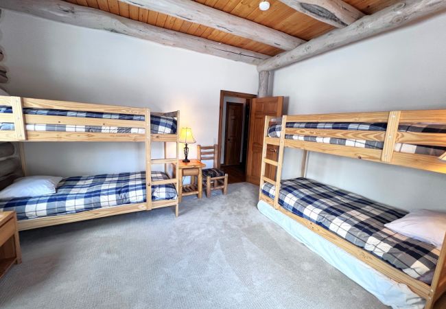 House in Breckenridge - Swan Valley Estate • Log Home • Mtn. Views • 10 min. to Breck House in Breckenridge - Swan Valley Estate • Log Home • Mtn. Views • 10 min. to Breck