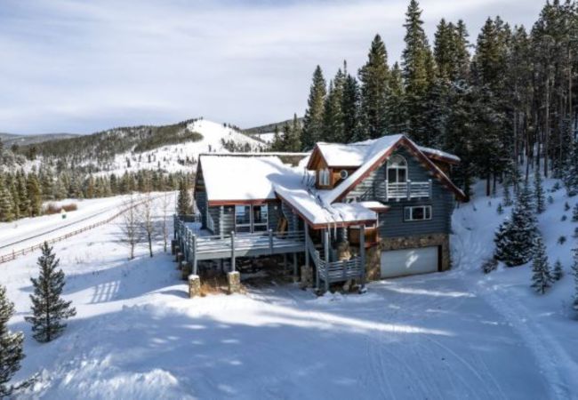 House in Breckenridge - Swan Valley Estate • Log Home • Mtn. Views • 10 min. to Breck House in Breckenridge - Swan Valley Estate • Log Home • Mtn. Views • 10 min. to Breck