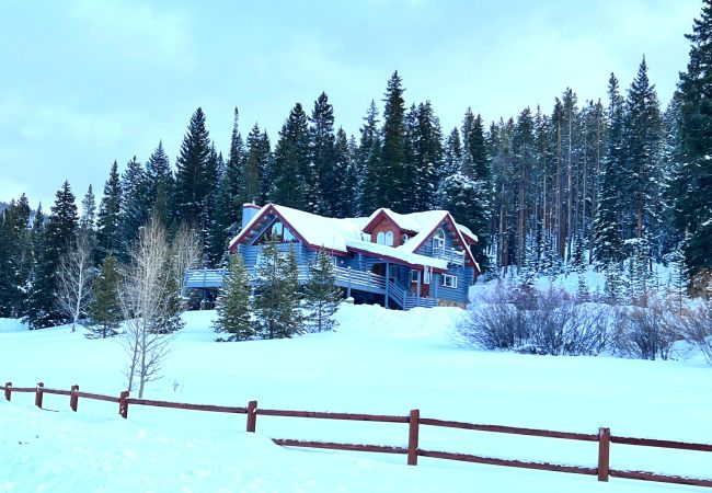 House in Breckenridge - Swan Valley Estate • Log Home • Mtn. Views • 10 min. to Breck House in Breckenridge - Swan Valley Estate • Log Home • Mtn. Views • 10 min. to Breck