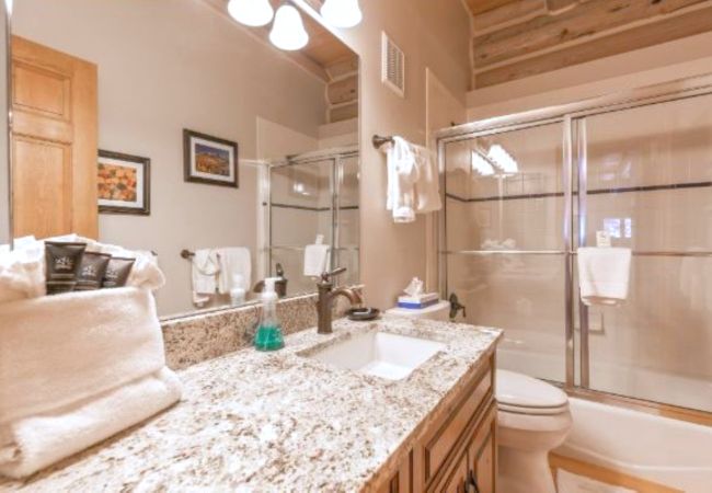 House in Breckenridge - Swan Valley Estate • Log Home • Mtn. Views • 10 min. to Breck House in Breckenridge - Swan Valley Estate • Log Home • Mtn. Views • 10 min. to Breck