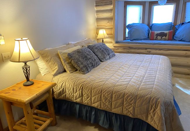 House in Breckenridge - Swan Valley Estate • Log Home • Mtn. Views • 10 min. to Breck House in Breckenridge - Swan Valley Estate • Log Home • Mtn. Views • 10 min. to Breck