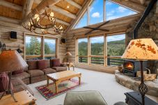 House in Breckenridge - Log Home • Dog Friendly • Mtn. Views • 10 min. to Breck