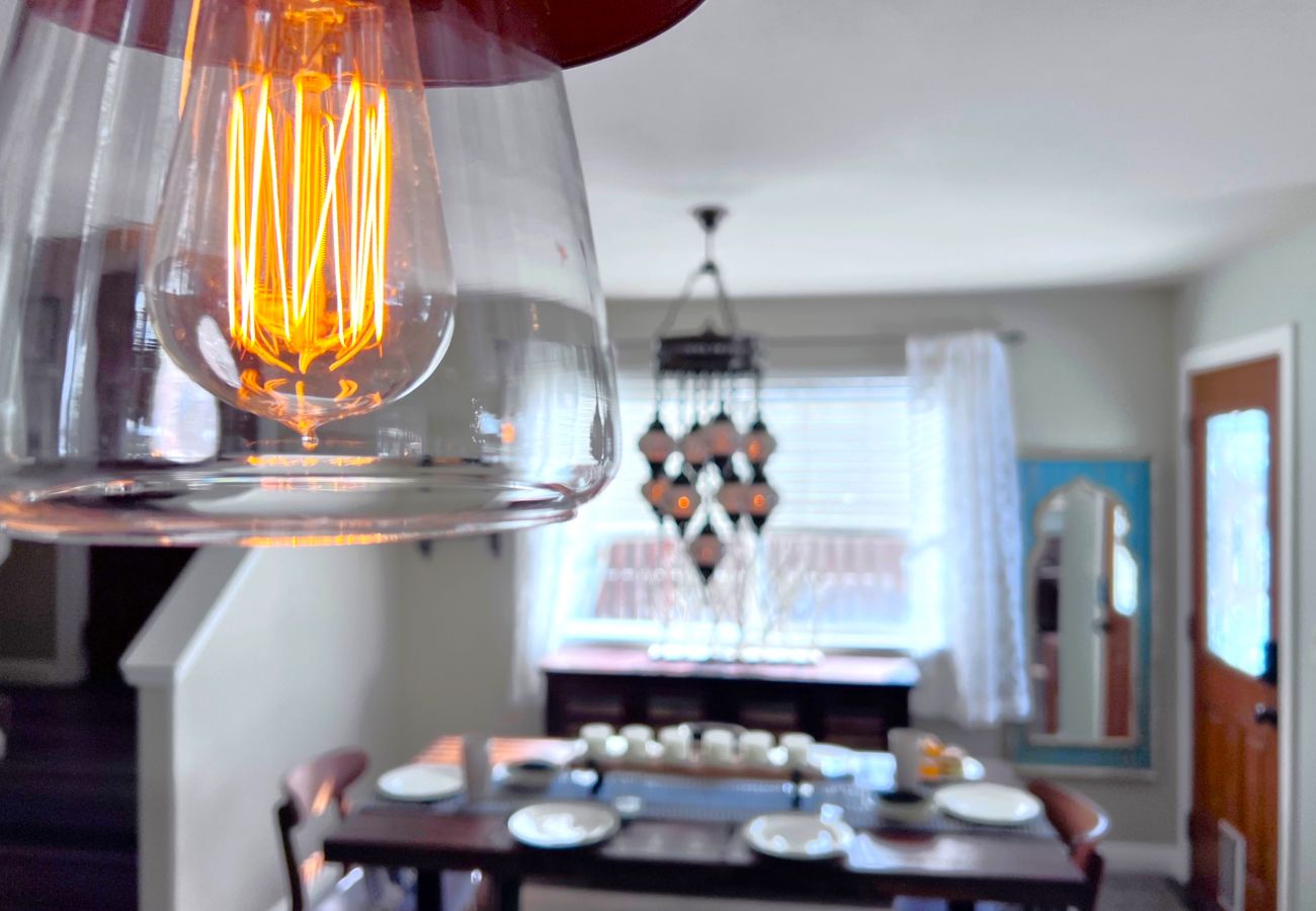 House in Silverthorne - In Town, Private Hot Tub, Ski, Hike, Eat, Gather!