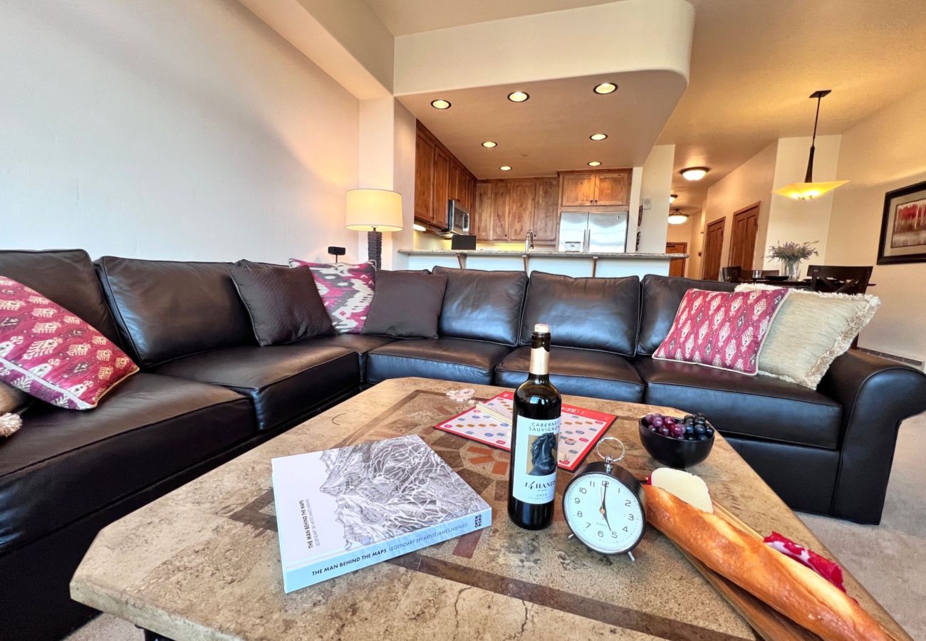 Condominium in Frisco - Frisco: Mtn Views, Hot Tubs, Bike Path, Village