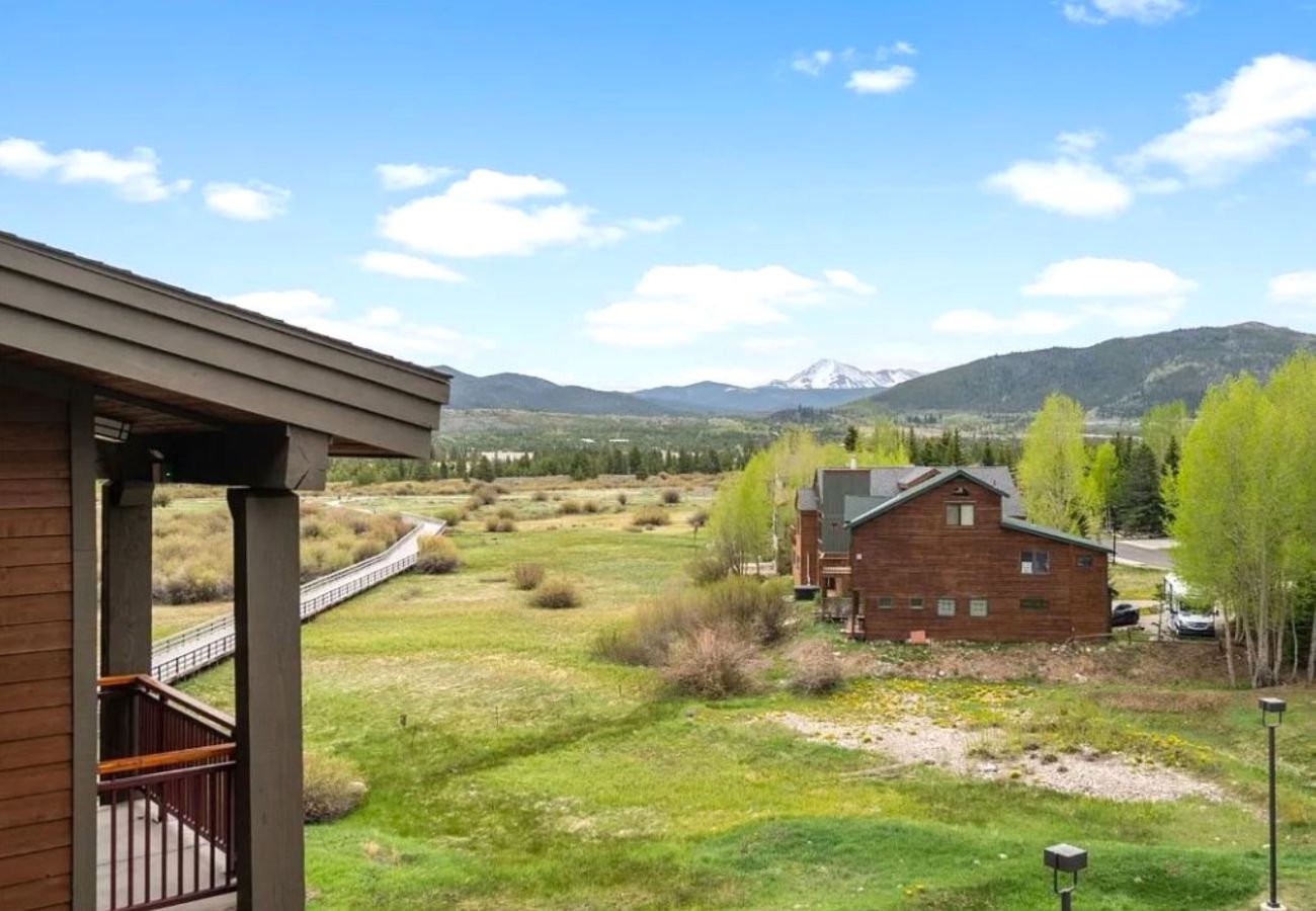 Condominium in Frisco - Frisco: Mtn Views, Hot Tubs, Bike Path, Village