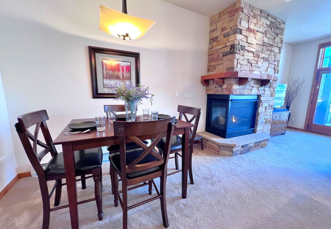 Condominium in Frisco - Frisco: Mtn Views, Hot Tubs, Bike Path, Village