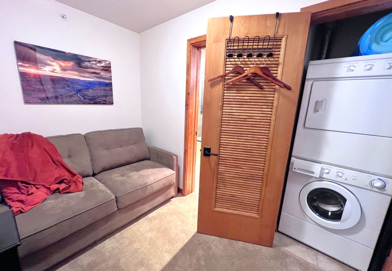 Condominium in Frisco - Frisco: Mtn Views, Hot Tubs, Bike Path, Village