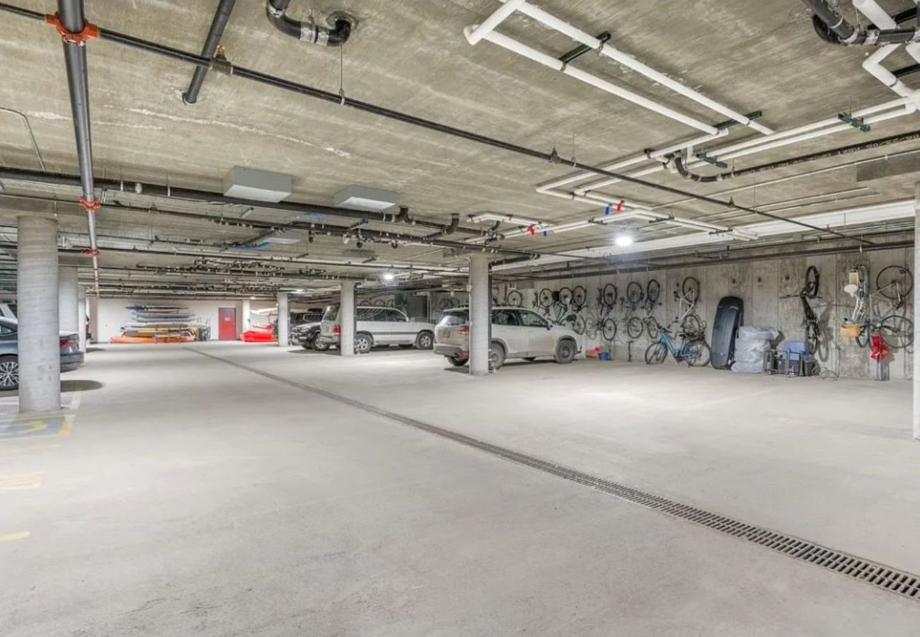 Condominium in Frisco - Frisco: Mtn Views, Hot Tubs, Bike Path, Village