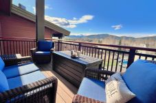 Condominium in Frisco - Timberline Cove Lakeside Condo • Mtn Views • Hot Tubs • Bike Path