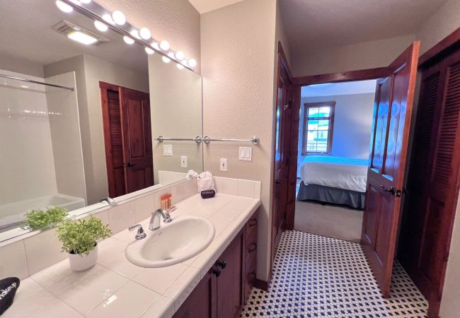 Condominium in Breckenridge - Main Street Station Quicksilver Condo • Steps to Slopes • Pool & Hot Tubs Condominium in Breckenridge - Main Street Station Quicksilver Condo • Steps to Slopes • Pool & Hot Tubs