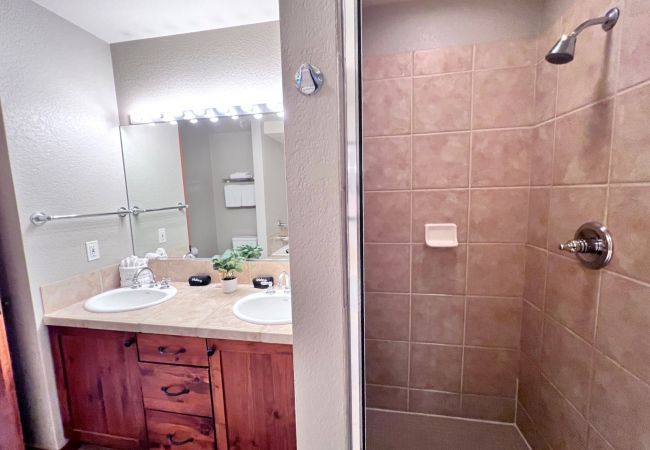 Condominium in Breckenridge - Main Street Station Quicksilver Condo • Steps to Slopes • Pool & Hot Tubs Condominium in Breckenridge - Main Street Station Quicksilver Condo • Steps to Slopes • Pool & Hot Tubs