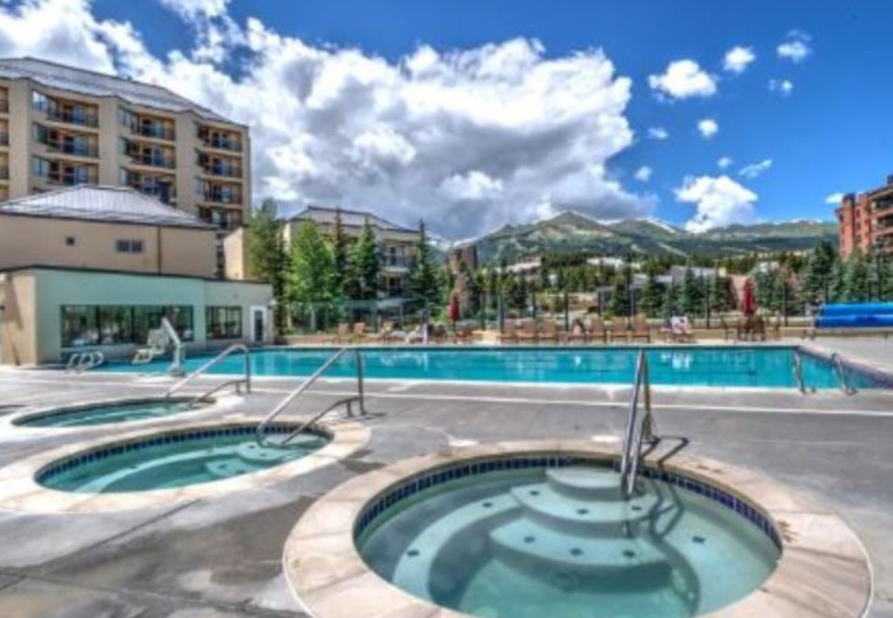 Condominium in Breckenridge - Main St Station in Breck: Ski Hike Swim Rest Play