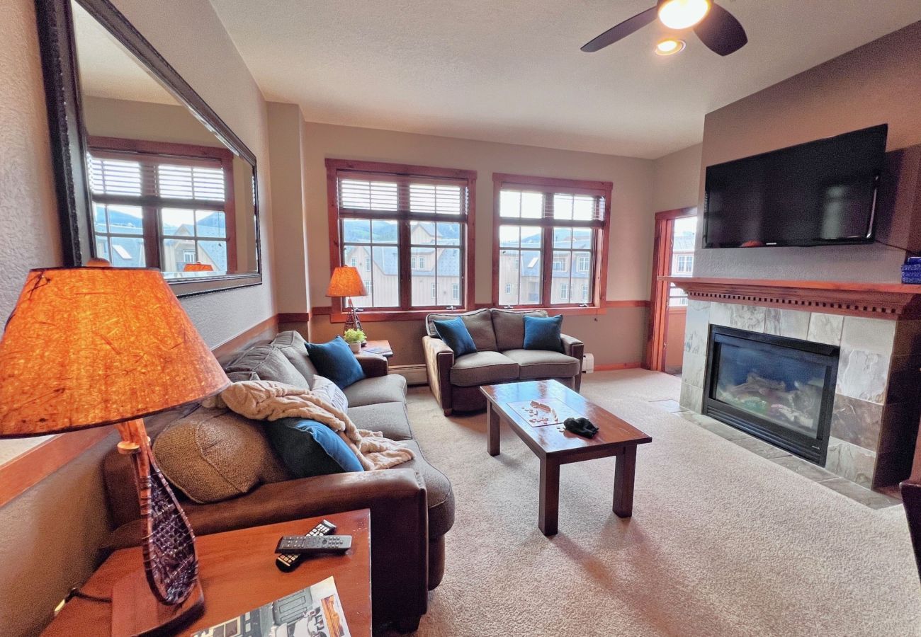 Condominium in Breckenridge - Main St Station in Breck: Ski Hike Swim Rest Play