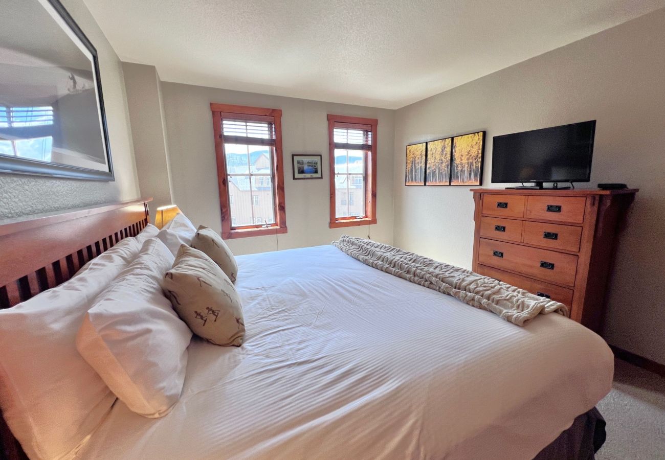 Condominium in Breckenridge - Main St Station in Breck: Ski Hike Swim Rest Play