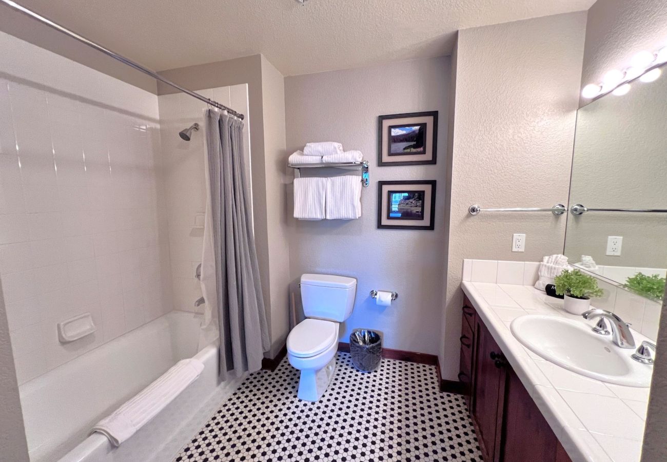 Condominium in Breckenridge - Main St Station in Breck: Ski Hike Swim Rest Play