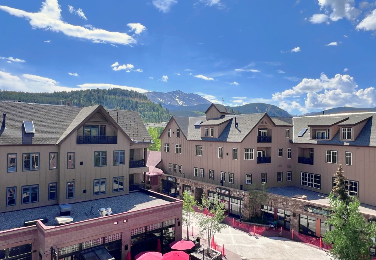 Condominium in Breckenridge - Main St Station in Breck: Ski Hike Swim Rest Play